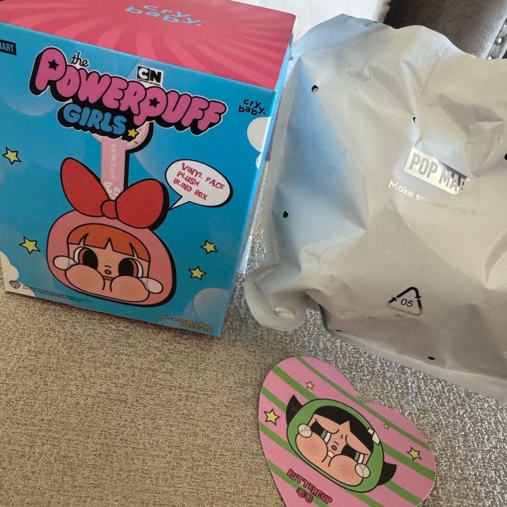 Powerpuff Girls Cry Baby Vinyl Figure Key Chain. New. BUTTERCUP